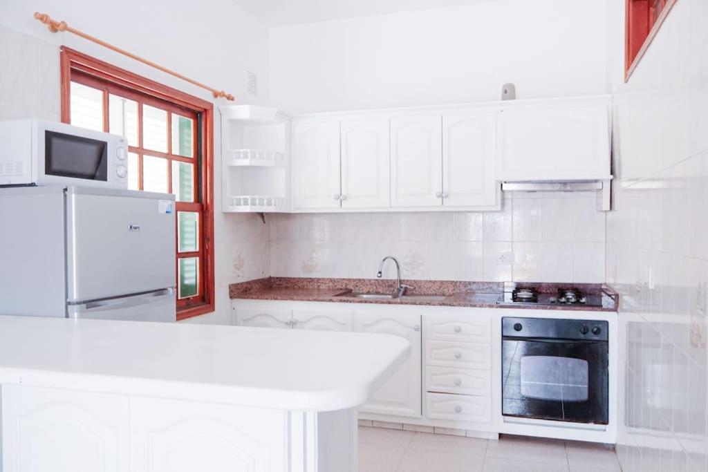 فيلا Acogedora Casa En Abades En Tranquila Urbanizacion المظهر الخارجي الصورة
